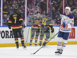 Oilers Canucks Hockey