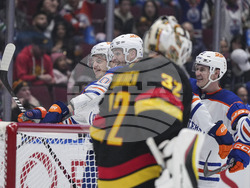 Oilers Canucks Hockey