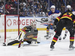 Oilers Canucks Hockey