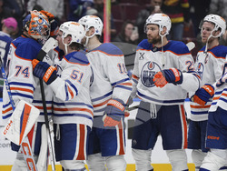 Oilers Canucks Hockey