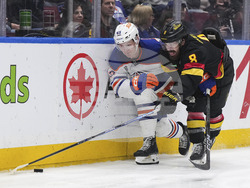 Oilers Canucks Hockey