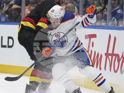 Oilers Canucks Hockey