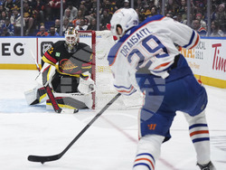 Oilers Canucks Hockey