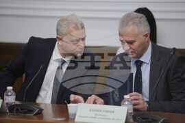 Парламент - Комисия за контрол над службите за сигурност