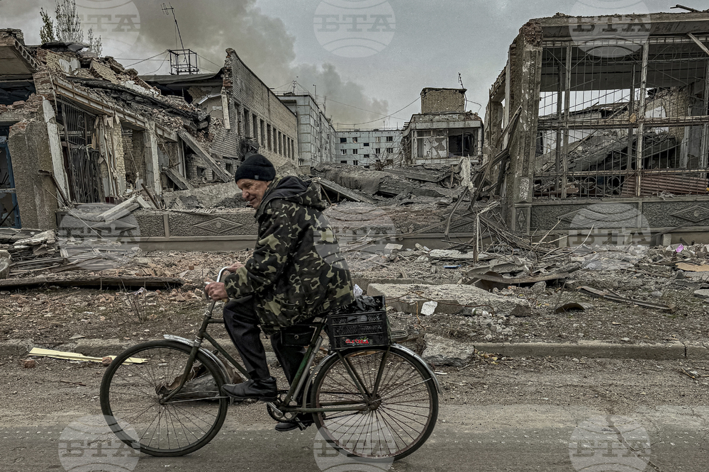 Курахове се контролира от Украйна, а руските войски щурмуват града от две посоки, казаха украинските военни