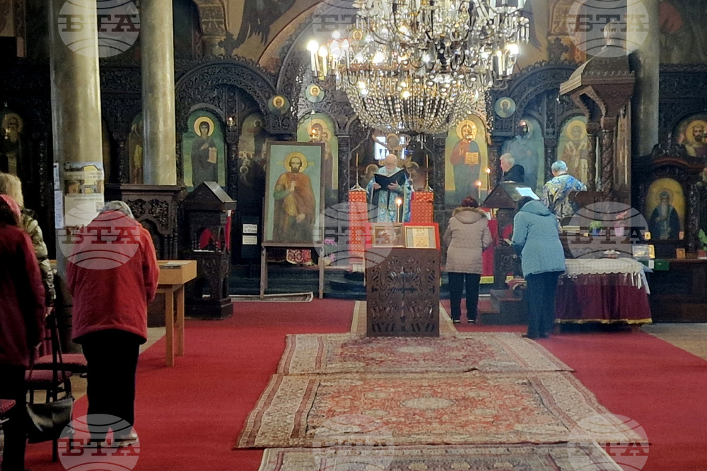 Отец Димитър отслужи литургия в православния храм "Свето Възнесение", иподякон Сава Сивриев говори на миряните за милостта