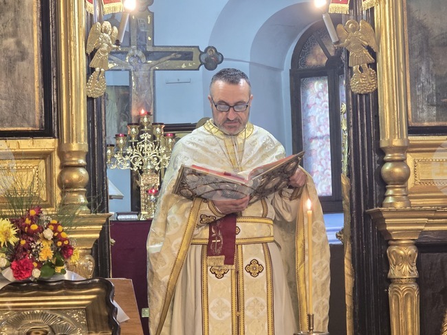 В църквата “Свети Георги Победоносец” в Добрич света литургия отслужи отец Мирослав