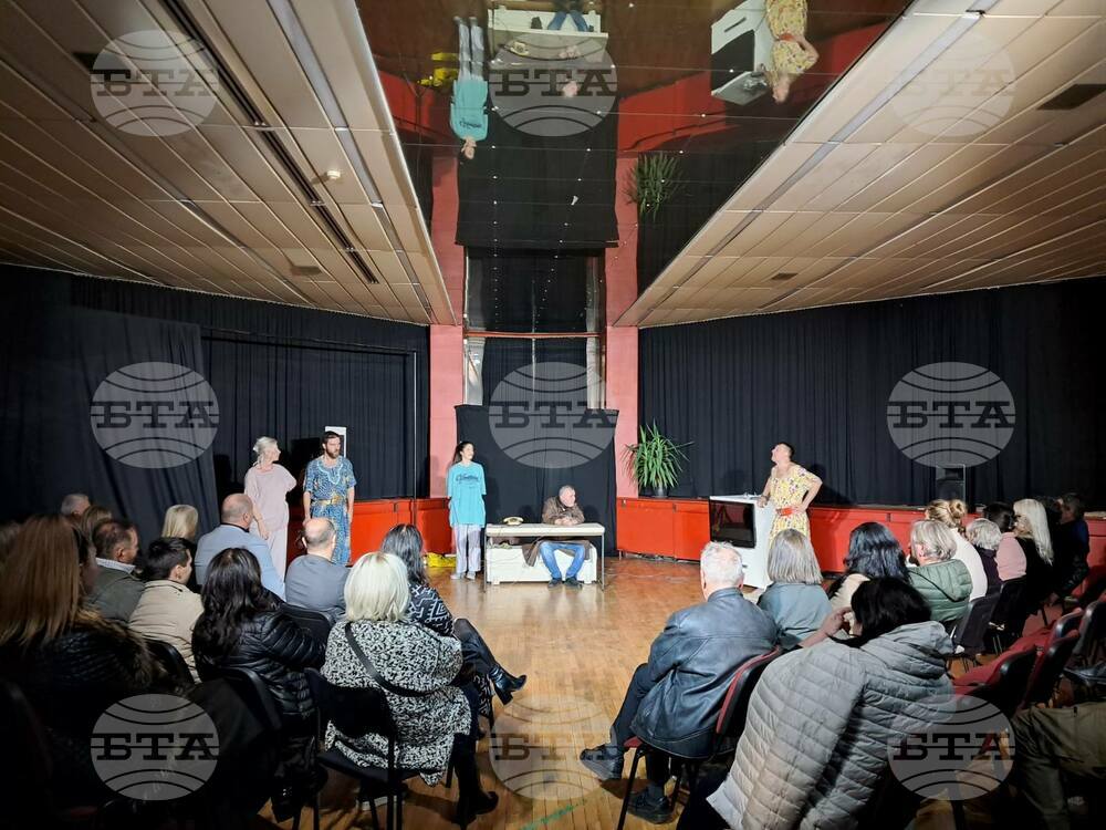 Драматичен театър „Борис Луканов“: Екипът на ловешкия спектакъл имаше среща с кмета на град Куманово, РС Македония