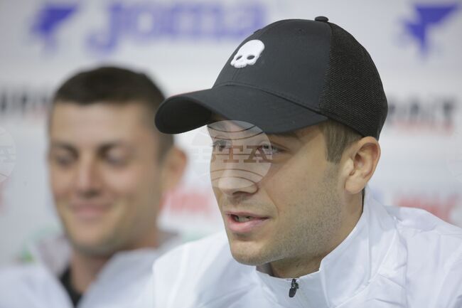 Донски отпадна на полуфиналите на двойки на турнир по тенис в Испания