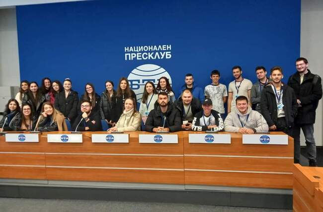 Студенти по PR от Софийския университет проведоха занятия в БТА