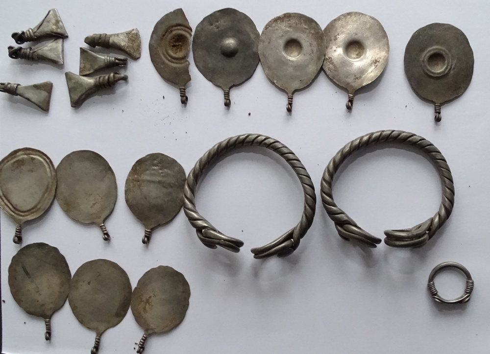 МВР: Антични и средновековни монети и предмети са открити при операция на Главна дирекция „Национална полиция“