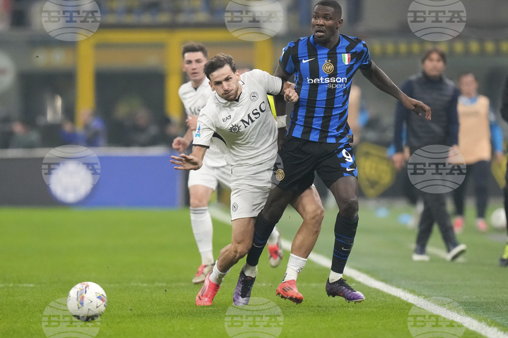 Манчестър Сити възнамерява да изпревари Реал Мадрид и Барселона за Кварацхелия