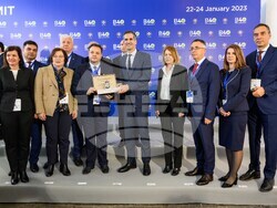 Първата среща на върха на Мрежата на балканските градове B40 събра кметове на повече от 80 общини от 11 държави на Балканския полуостров в Атина по покана на кмета на гръцката столица Костас Бакоянис