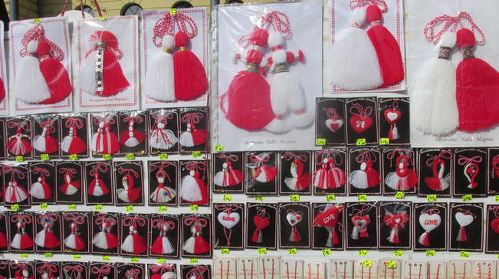 Община Ловеч: Утвърдени са схемите на местата за продажба на мартеници в Ловеч