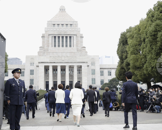 Западни издания коментират промяната в политическия пейзаж в Япония след изборите за горна камара на парламента