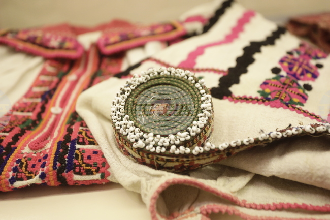 Текстът на народната песен „Троица братя града градяха“ изучаваха петокласници от Българското училище в Годалминг, Великобритания