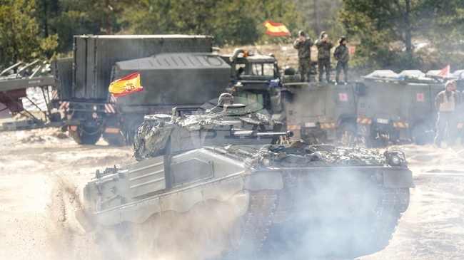 Зеленски се срещна с производители на оръжие в Испания