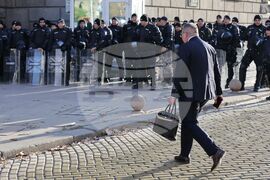 Народно събрание - засилено полицейско присъствие