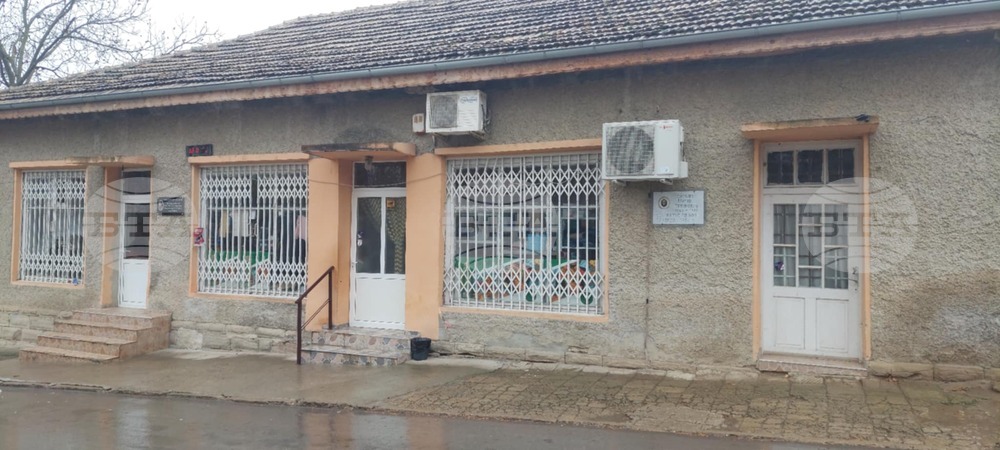 Паметни плочи в Кръшно пазят спомена за две поколения от един род със заслуги за селото и страната