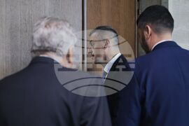 Народно събрание - първо тържествено заседание - кулоари - Кирил Добрев