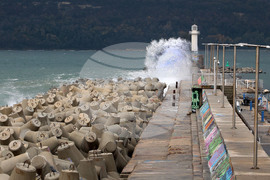 Варна - вълнолом - укрепване