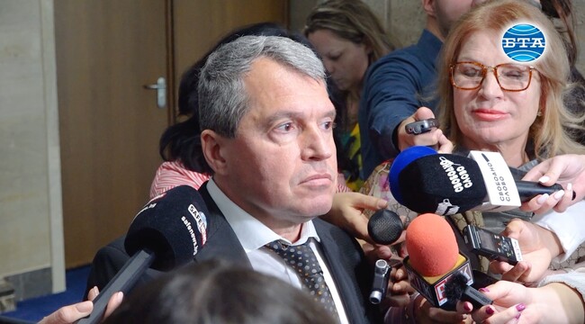 Има разбиране от БСП, МЕЧ и АПС, че е добър вариант временно за председател на парламента да бъде избран Силви Кирилов, каза Тошко Йорданов