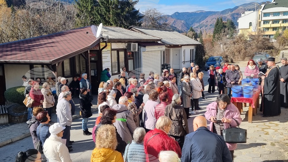 С водосвет бе отбелязан храмовият празник на параклиса „Св. Мина“ в Смолян