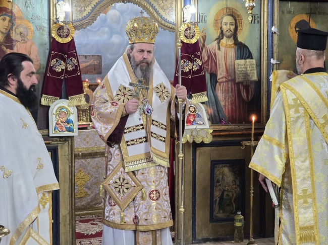 Свети Мина винаги ще бъде помощник и бърз застъпник на всички, които с вяра се обръщат към него за помощ, каза Неврокопският митрополит Серафим