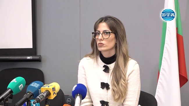 Мъжът, който бе задържан за насилие над съпругата си с макетен нож, е направил самопризнания пред разследващите