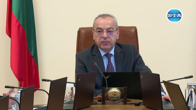 Предстои да одобрим допълнителни средства в размер на 73 млн. лева в подкрепа на обществения транспорт, заяви Гълъб Донев