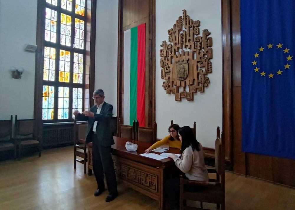 Община Плевен: Изтеглиха жребия за разпределение на местата за продажба на мартеници