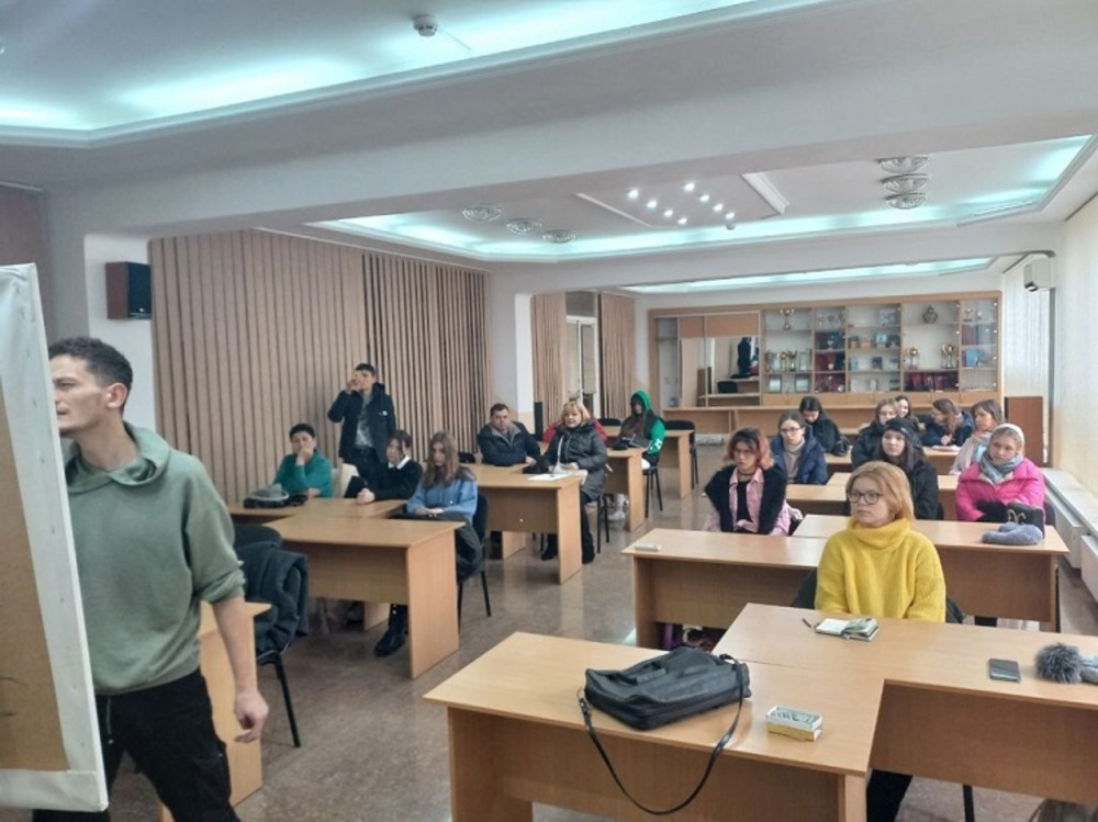 Художник с български корени проведе майсторски клас в Измаилския университет