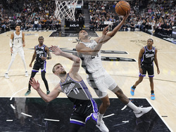 Kings Spurs Basketball