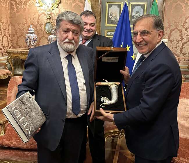 Италия подкрепя присъединяването на България към Шенген, каза председателя на Сената на Италия Иняцио Ла Руса на среща с Вежди Рашидов