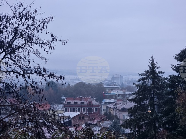 През нощта по пътища във високите части на област Кюстендил е имало заснежаване, ситуацията вече е нормализирана