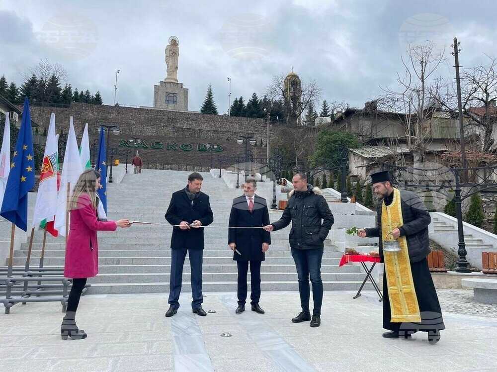 Официално бе открит обновеният подход към монумента „Света Богородица“ в Хасково