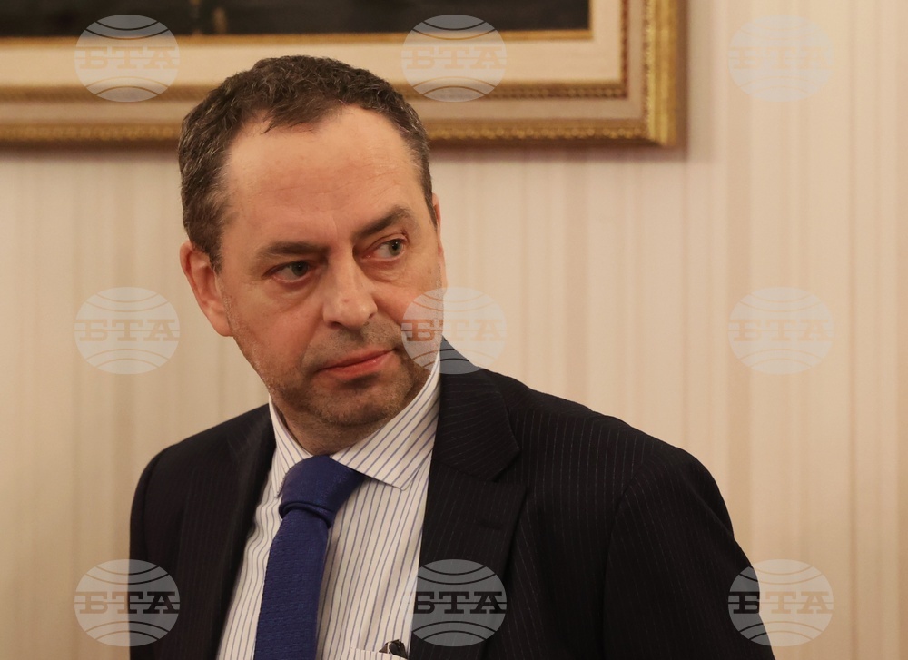 Парламент - Комисия по външна политика