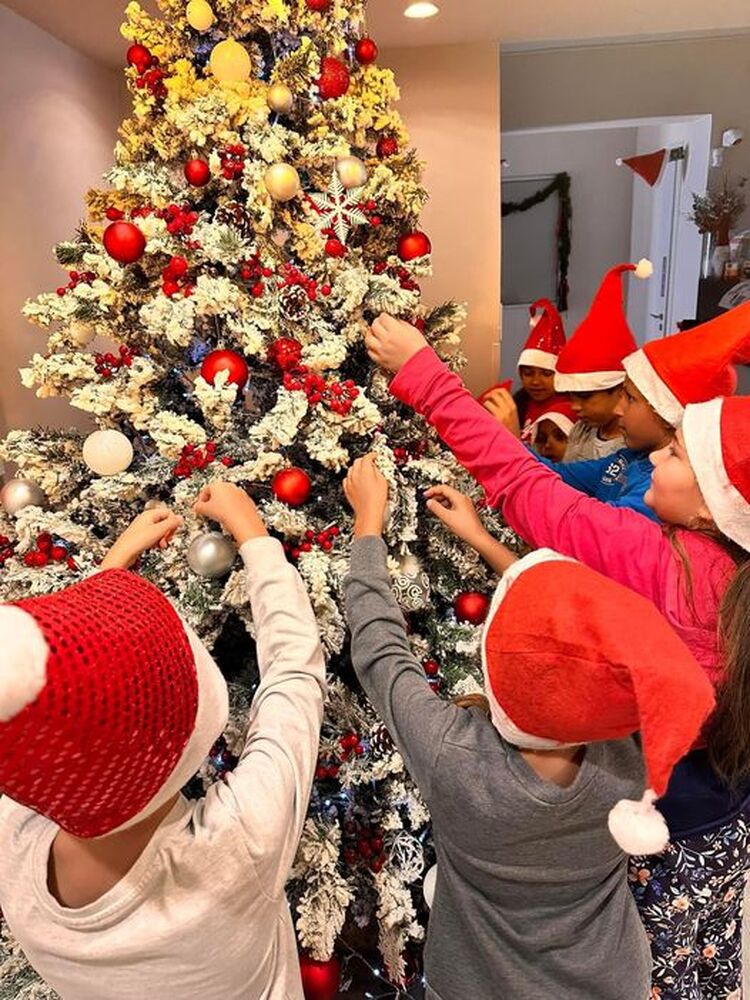 Българско неделно училище „Капитан Петко Войвода“ в Йерапетра представи коледните си инициативи и творчески ателиета