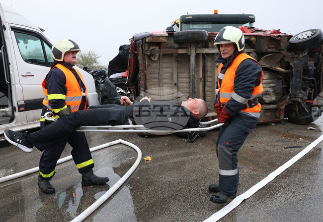 Пожар е станал в къща на улица „Цвета Лумбарова“ Брезник