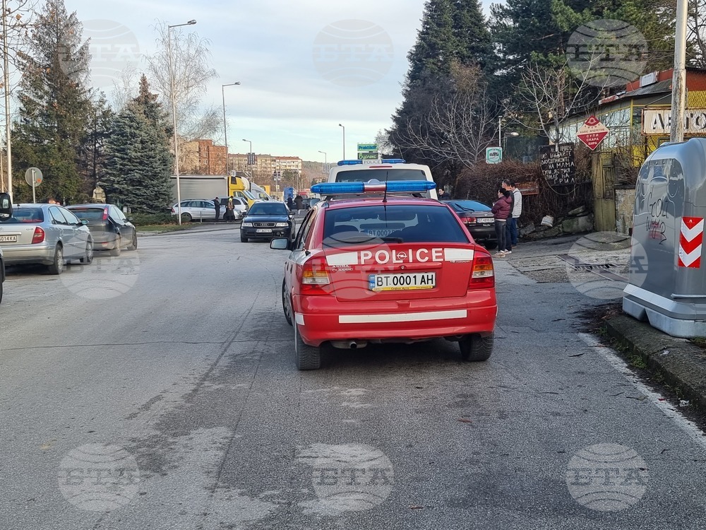 Временно е ограничено движението по третокласния път между павликенските села Патреш и Батак