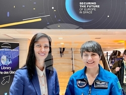 Снимка: Европейска комисия -Мария Габриел и Саманта Кристофорети: Вярваме в новото поколение учени и иноватори да разширят границите на познанието ни за Вселената