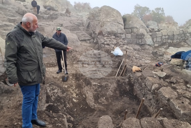 Prof. Ovcharov Wraps Up Digs Season at Perperikon, Adds New Finds