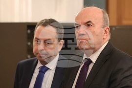 Парламент - Комисия по външна политика