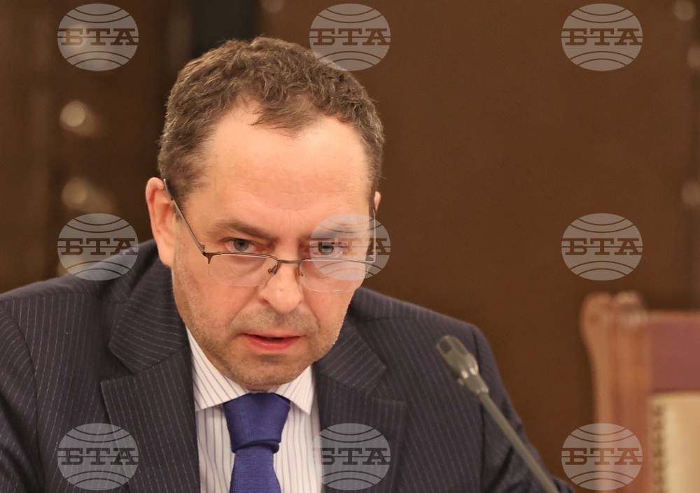 Парламент - Комисия по външна политика