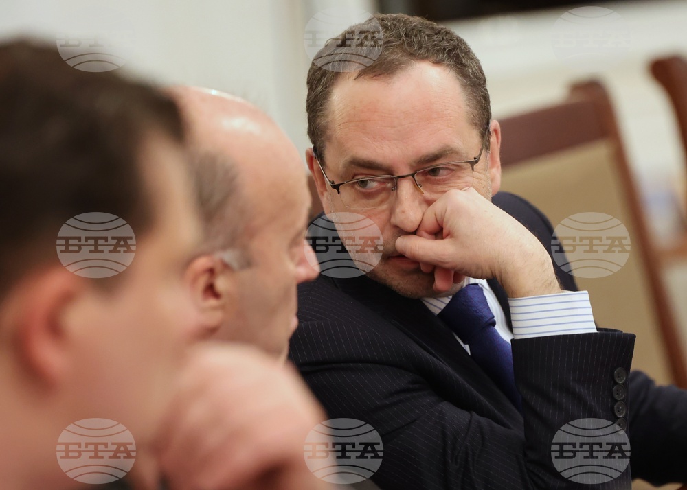 Парламент - Комисия по външна политика