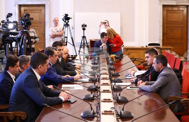 Парламент - ПП-ДБ - МЕЧ - среща