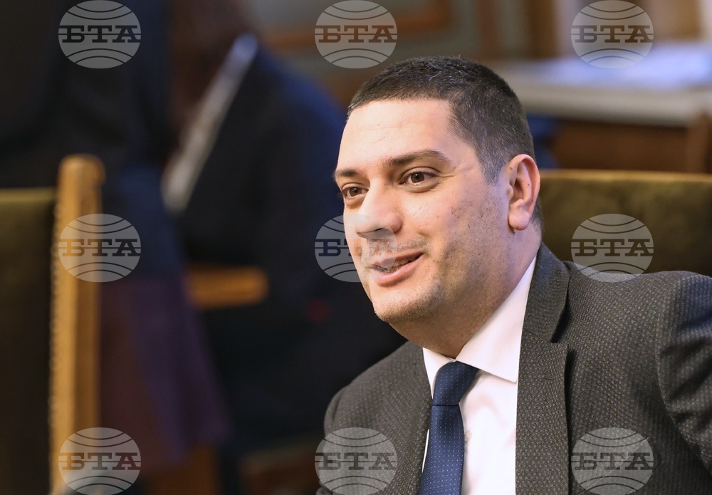 Парламент - Комисия по отбрана