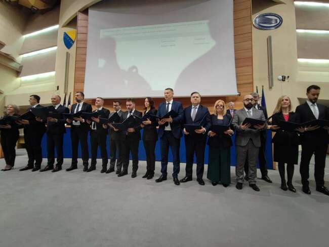 ФЕНА: Камарата на представителите на босненския парламент утвърди новия състав на Министерския съвет на Босна и Херцеговина