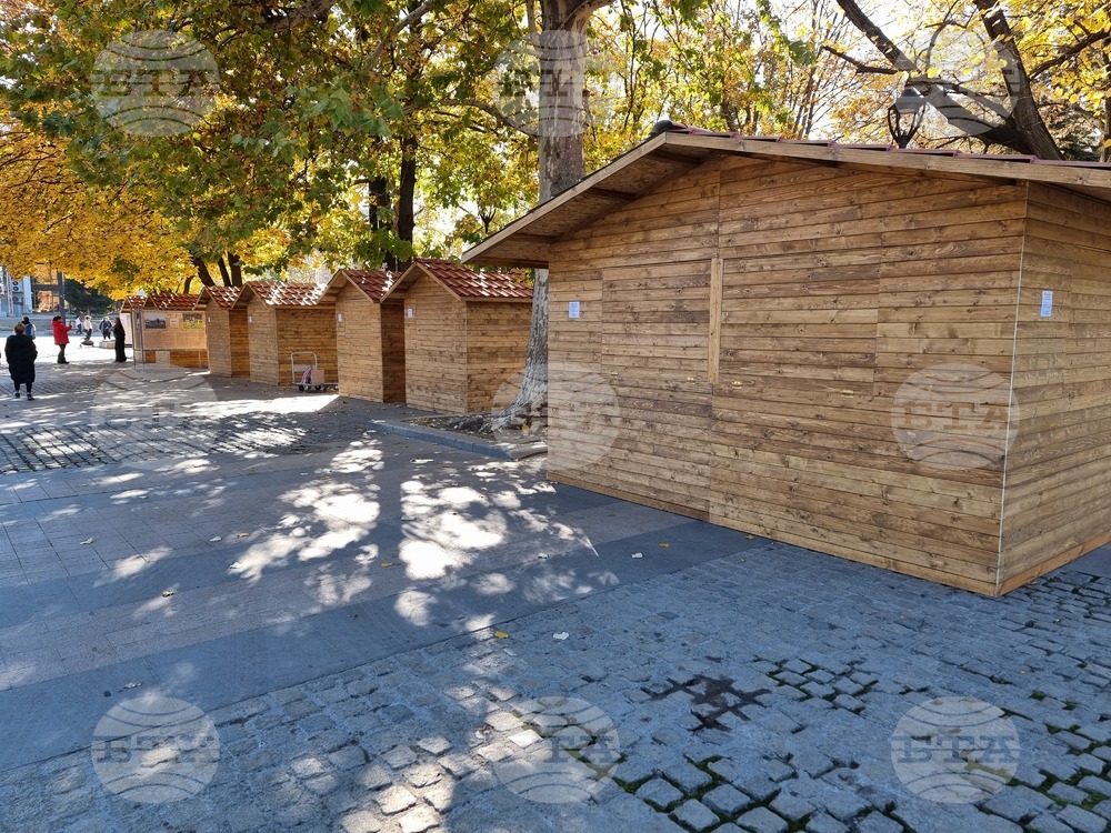 Коледният базар в Русе ще бъде с нови къщички и визия