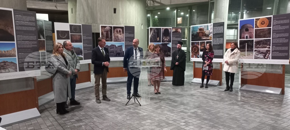 Изложбата „Солун – София. По улиците на историческите паметници“ бе открита на 11 ноември в Солун